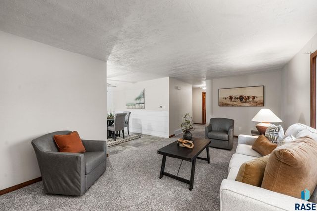 217 N Needles Dr Drive, Brandon, SD 57005