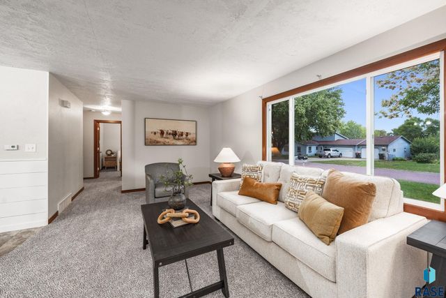 217 N Needles Dr Drive, Brandon, SD 57005