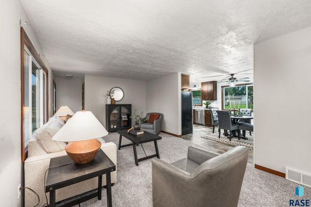 217 N Needles Dr Drive, Brandon, SD 57005