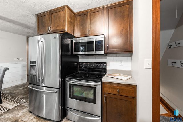 217 N Needles Dr Drive, Brandon, SD 57005