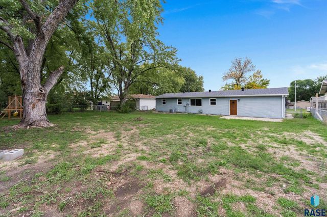 217 N Needles Dr Drive, Brandon, SD 57005