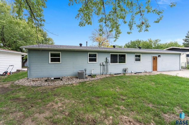 217 N Needles Dr Drive, Brandon, SD 57005