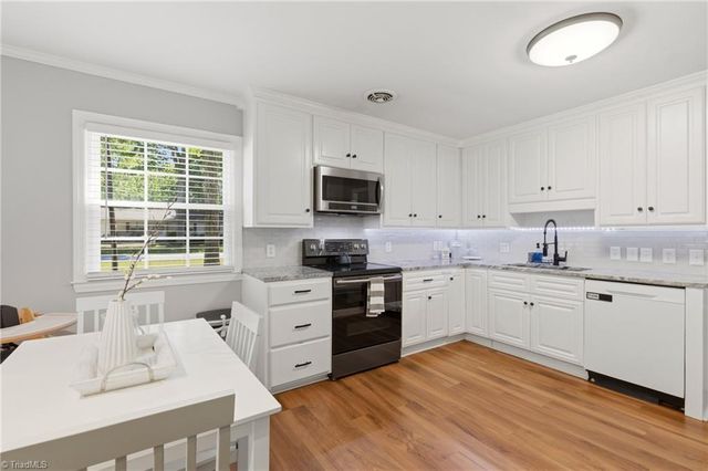 504 N Greenbriar Street, Liberty, NC 27298