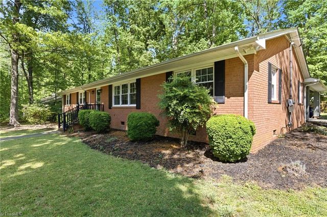 504 N Greenbriar Street, Liberty, NC 27298