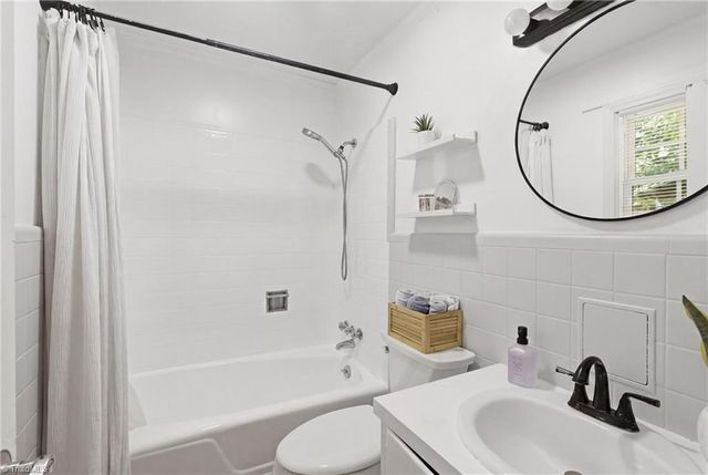 504 N Greenbriar Street, Liberty, NC 27298