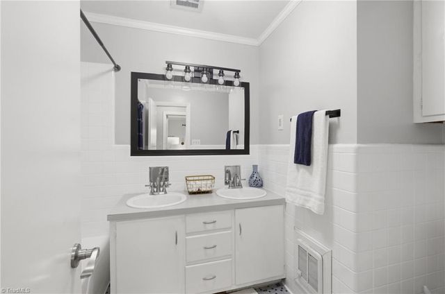 504 N Greenbriar Street, Liberty, NC 27298