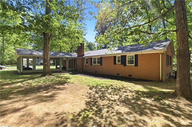 504 N Greenbriar Street, Liberty, NC 27298