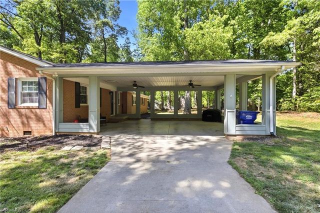 504 N Greenbriar Street, Liberty, NC 27298