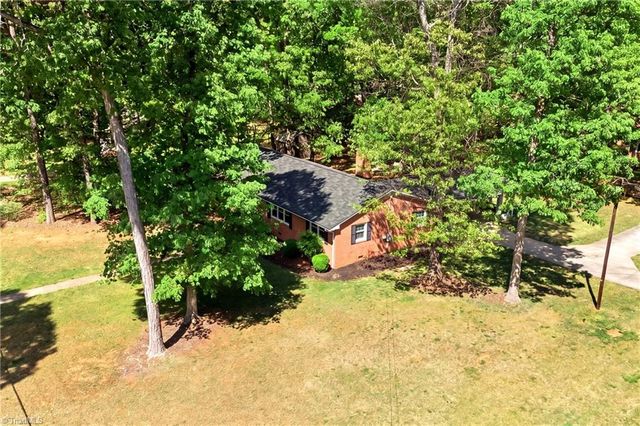 504 N Greenbriar Street, Liberty, NC 27298