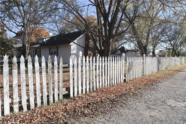 506 S Ash Street, Nevada, MO 64772