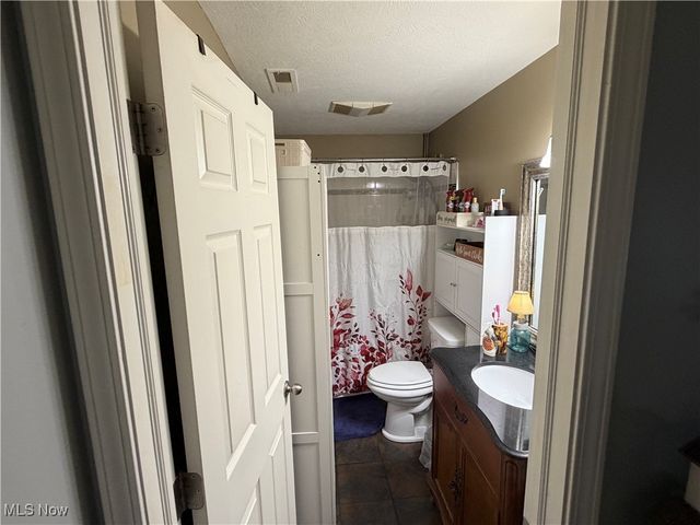 147 Courtland, Eastlake, OH 44095