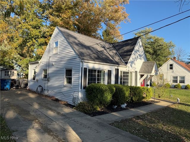 147 Courtland, Eastlake, OH 44095