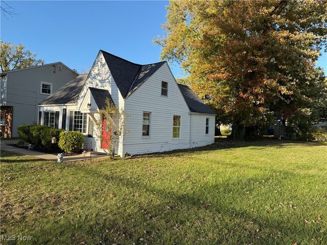 147 Courtland, Eastlake, OH 44095