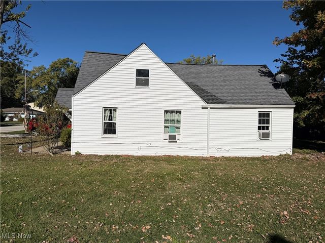 147 Courtland, Eastlake, OH 44095