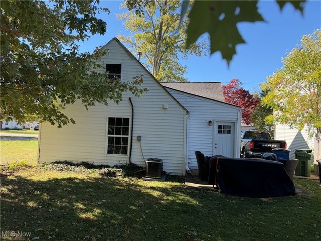 147 Courtland, Eastlake, OH 44095