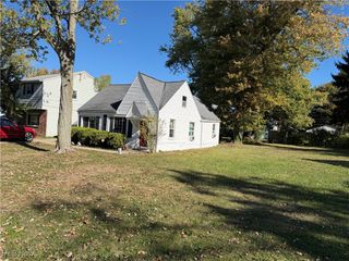 147 Courtland, Eastlake, OH 44095