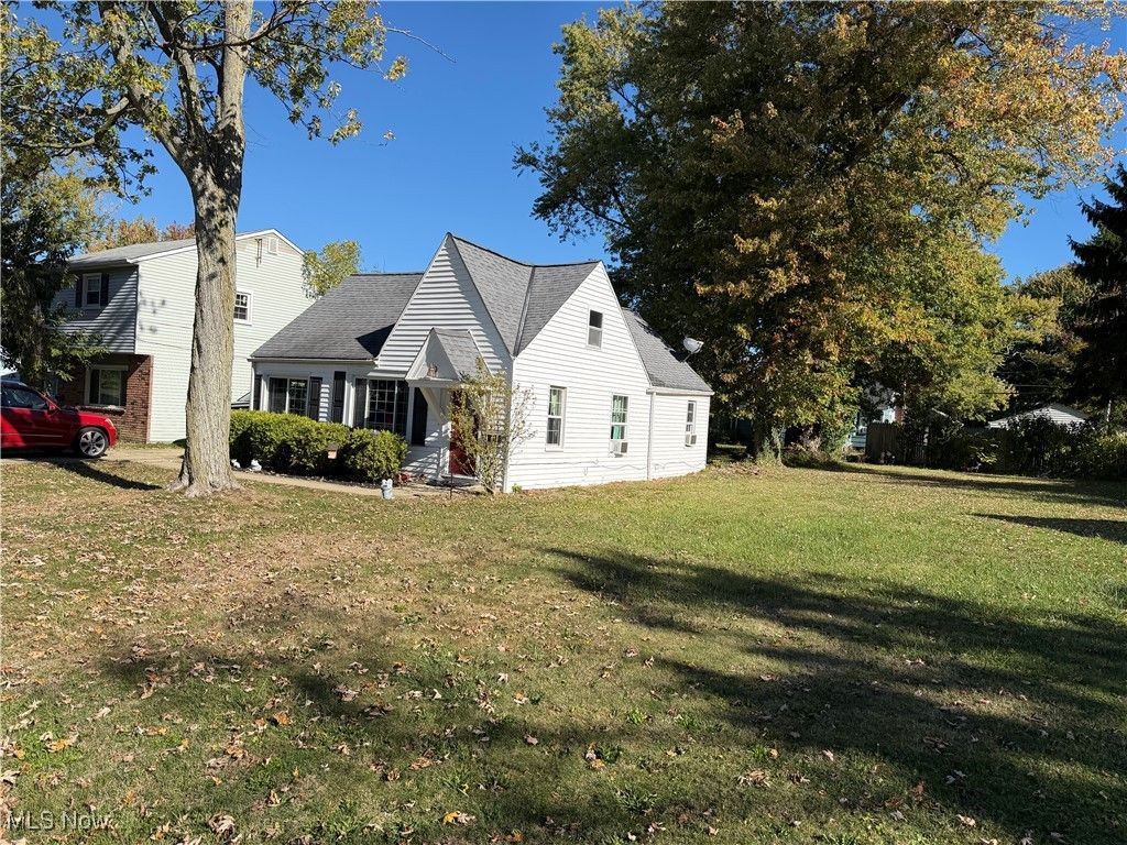147 Courtland, Eastlake, OH 44095