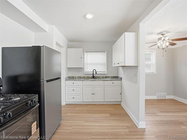 24614 Tuscany Avenue, Eastpointe, MI 48021