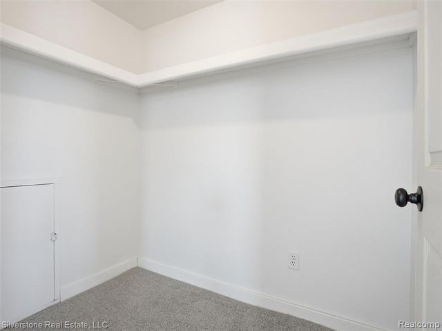 24614 Tuscany Avenue, Eastpointe, MI 48021