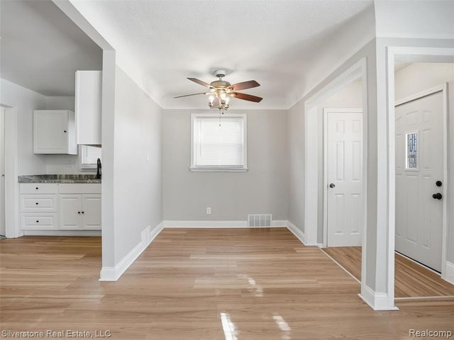 24614 Tuscany Avenue, Eastpointe, MI 48021