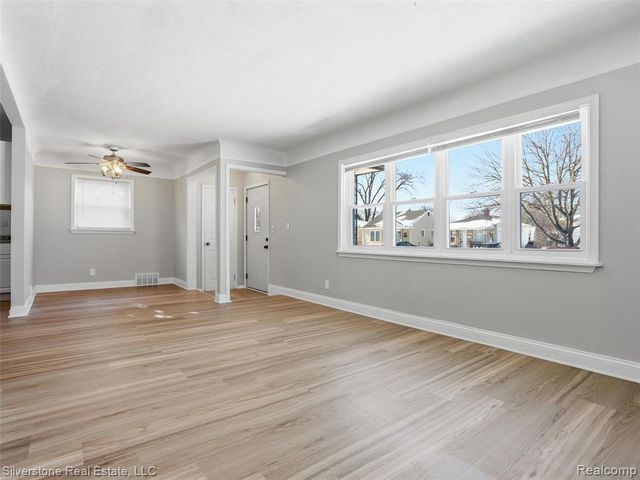 24614 Tuscany Avenue, Eastpointe, MI 48021