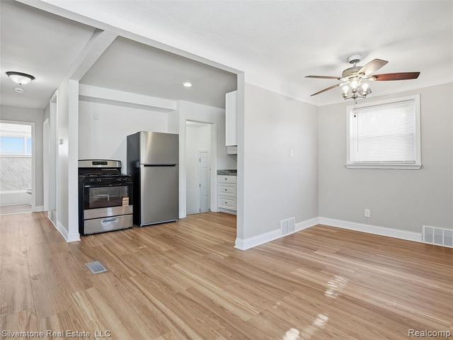 24614 Tuscany Avenue, Eastpointe, MI 48021