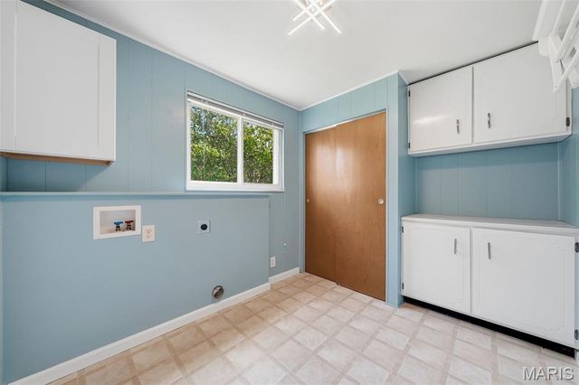 9540 Caravan Drive, Sappington, MO 63126