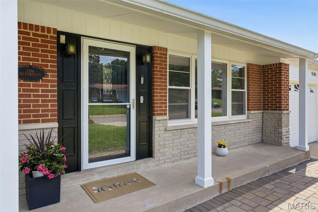 9540 Caravan Drive, Sappington, MO 63126