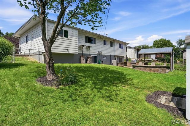 9540 Caravan Drive, Sappington, MO 63126