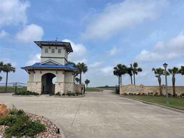 3050 Coastal Springs Loop, Palacios, TX 77465