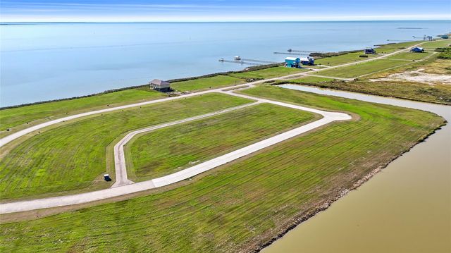 3050 Coastal Springs Loop, Palacios, TX 77465