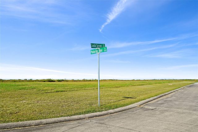 3050 Coastal Springs Loop, Palacios, TX 77465