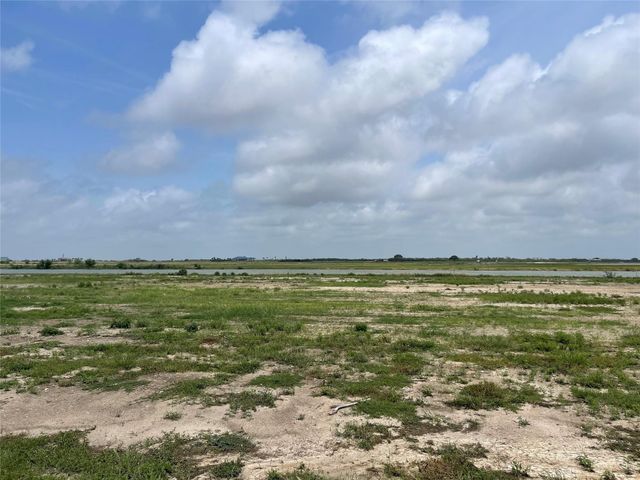 3050 Coastal Springs Loop, Palacios, TX 77465