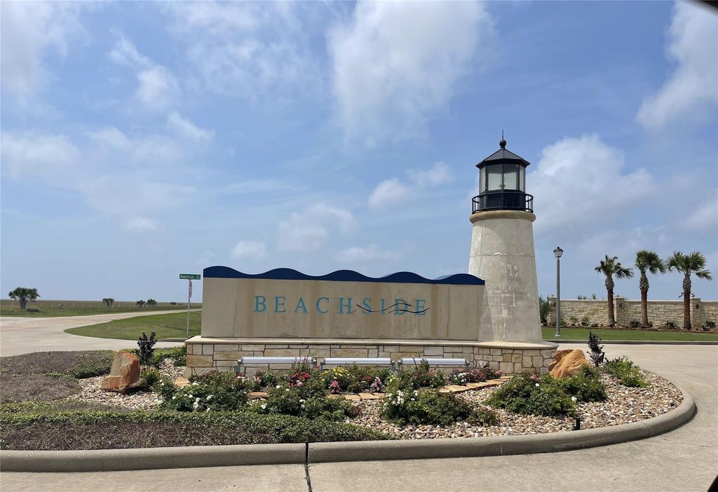 3050 Coastal Springs Loop, Palacios, TX 77465