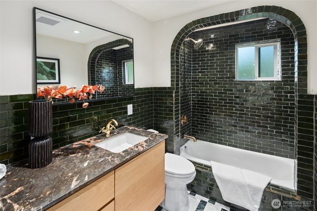 3734 SW Tillman Street, Seattle, WA 98126