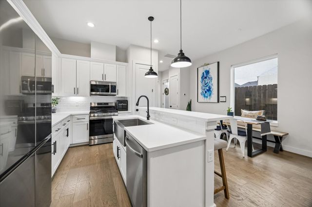 2625 Paul Quinn Street B, Houston, TX 77091