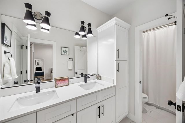 2625 Paul Quinn Street B, Houston, TX 77091