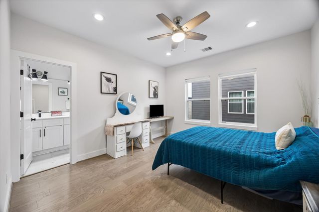 2625 Paul Quinn Street B, Houston, TX 77091