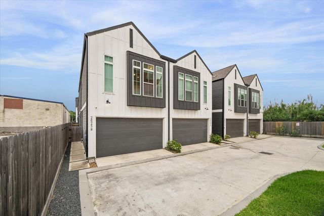 2625 Paul Quinn Street B, Houston, TX 77091