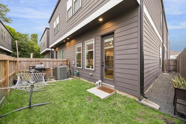2625 Paul Quinn Street B, Houston, TX 77091
