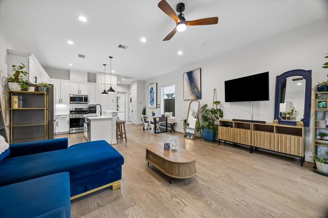 2625 Paul Quinn Street B, Houston, TX 77091