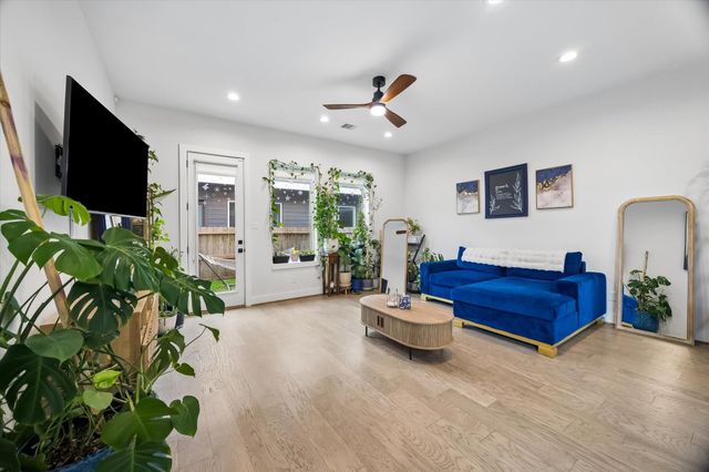 2625 Paul Quinn Street B, Houston, TX 77091