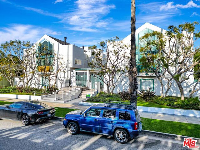 811 21st Street 3, Santa Monica, CA 90403
