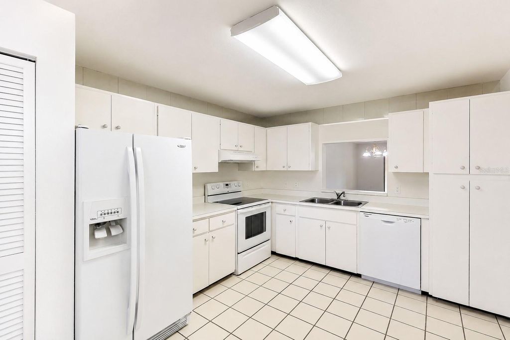 Image 11 of property listing at 123 WILD PALM DRIVE 123, Bradenton, FL 34210