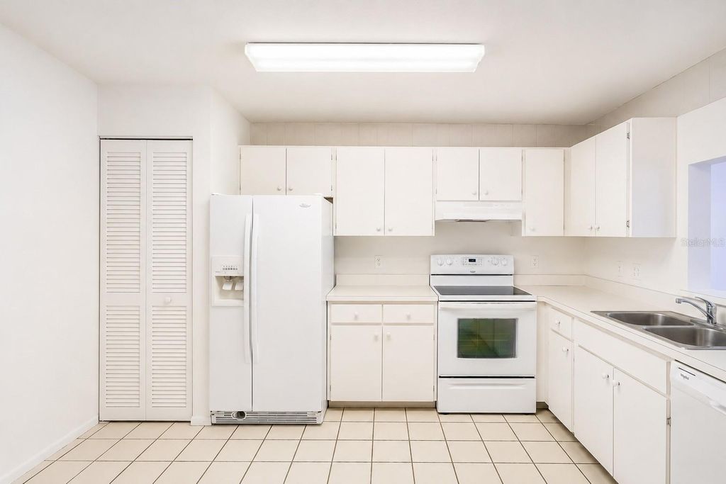 Image 12 of property listing at 123 WILD PALM DRIVE 123, Bradenton, FL 34210
