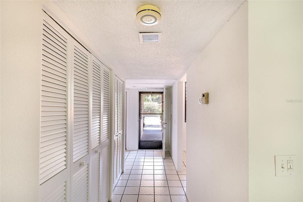 Image 15 of property listing at 123 WILD PALM DRIVE 123, Bradenton, FL 34210
