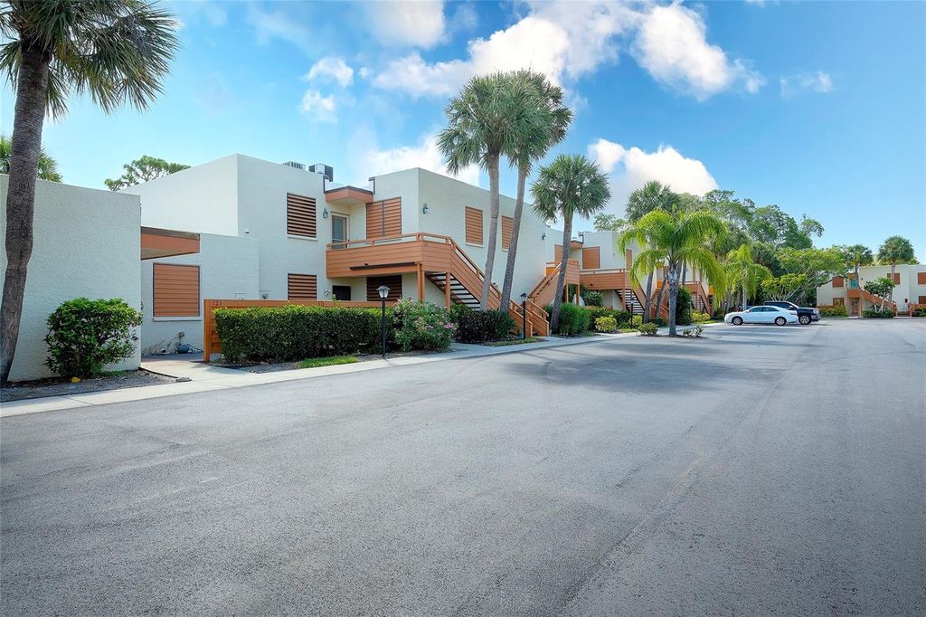 Image 29 of property listing at 123 WILD PALM DRIVE 123, Bradenton, FL 34210