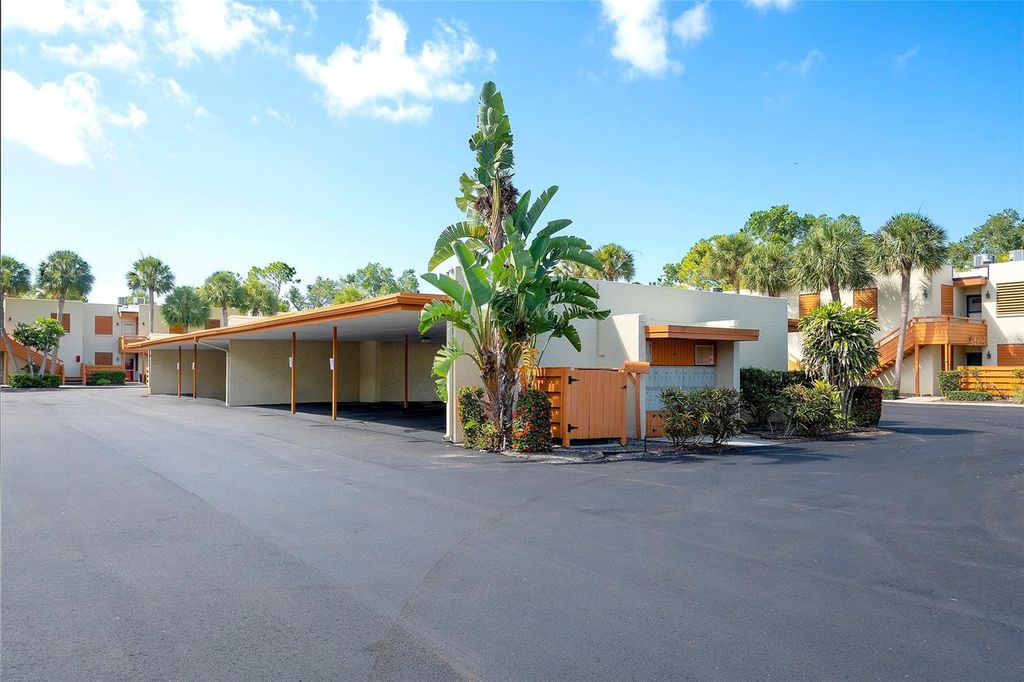 Image 31 of property listing at 123 WILD PALM DRIVE 123, Bradenton, FL 34210