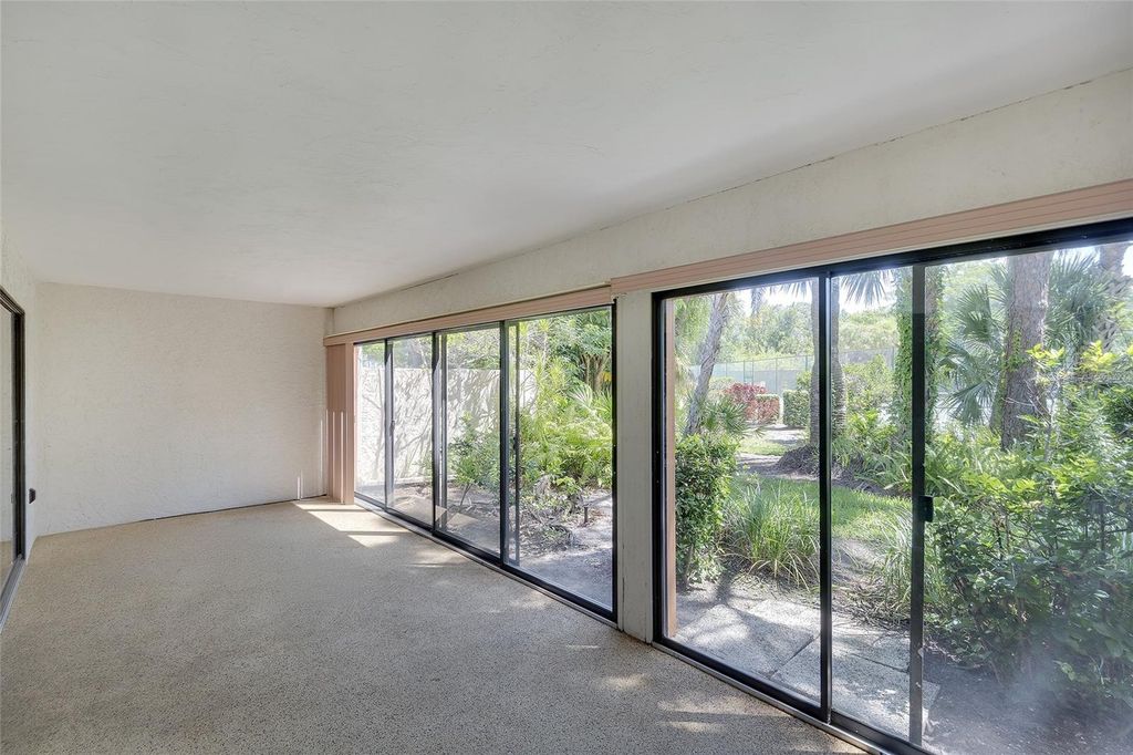 Image 8 of property listing at 123 WILD PALM DRIVE 123, Bradenton, FL 34210