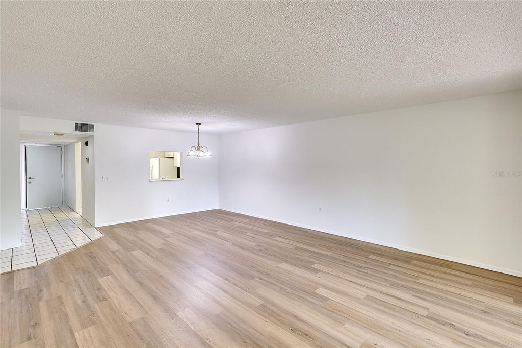 Image 9 of property listing at 123 WILD PALM DRIVE 123, Bradenton, FL 34210